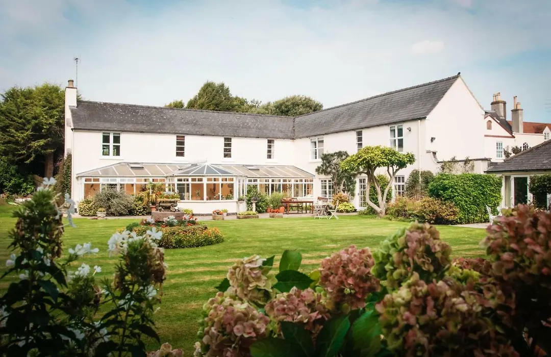 Little Manor-1